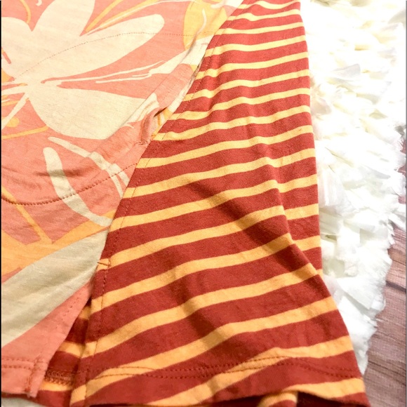 🏵LOGO designs pullover tunic. With pockets!! - Picture 5 of 6